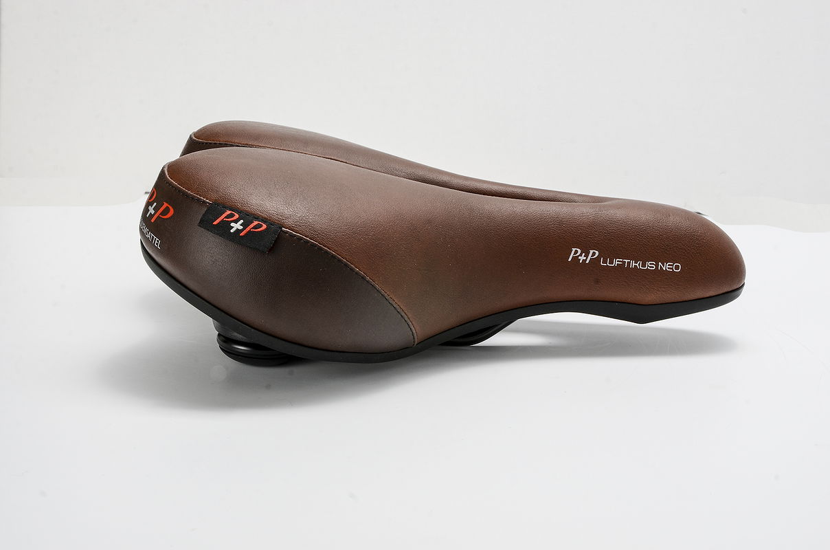 P&P City Sattel Luftikus Neo Relaxed braun L270 x  B215 mm / 724 g Unisex